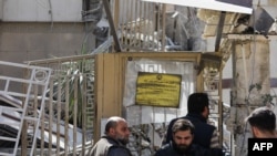 گفته می‌شود در حمله به کنسولگری ایران در دمشق در روز دوشنبه ۱۳ نفر کشته شدند.