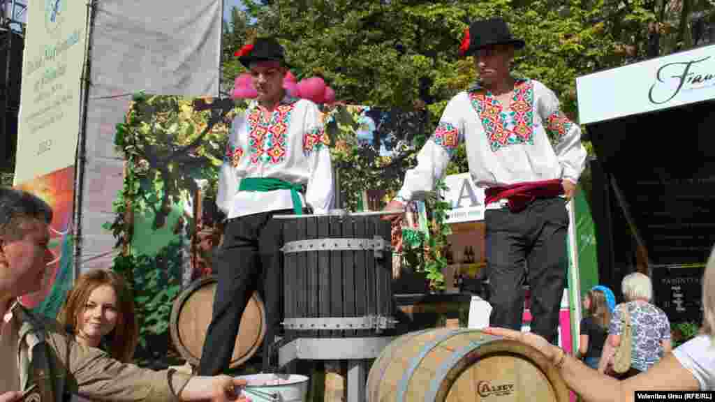 Să bem cu căldarea...