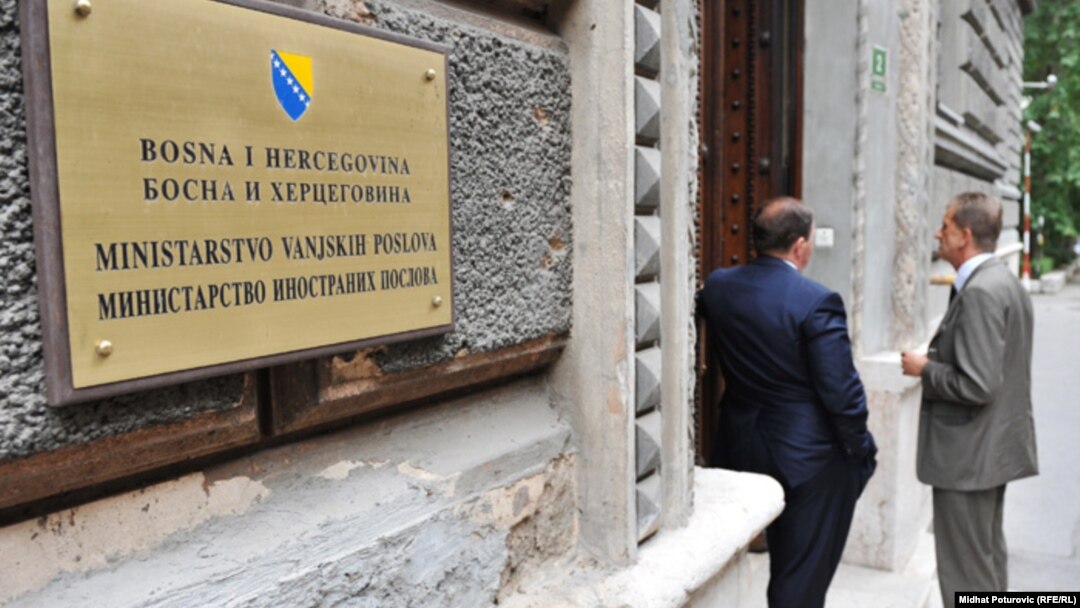 Iz godine u godinu revizori ukazuju da se troši više od predviđenog