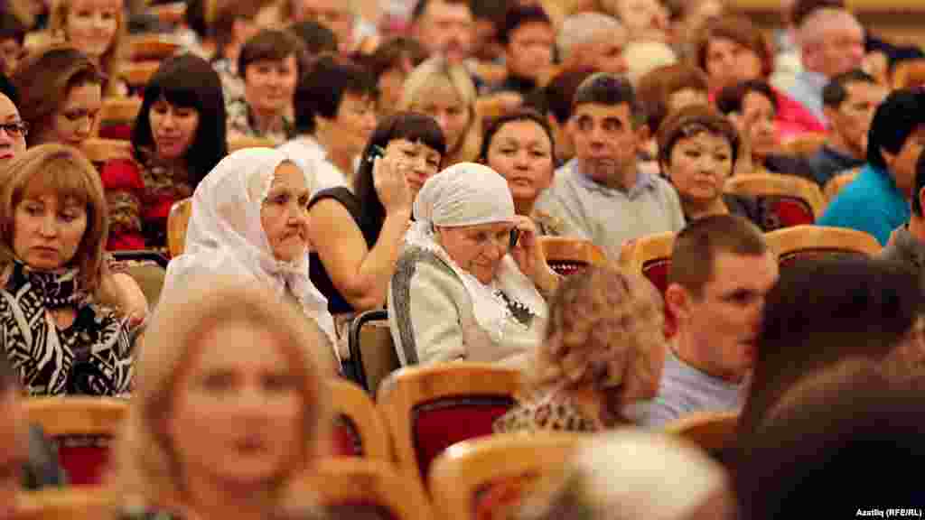 Тамашачылар арасында өлкән буын шактый иде