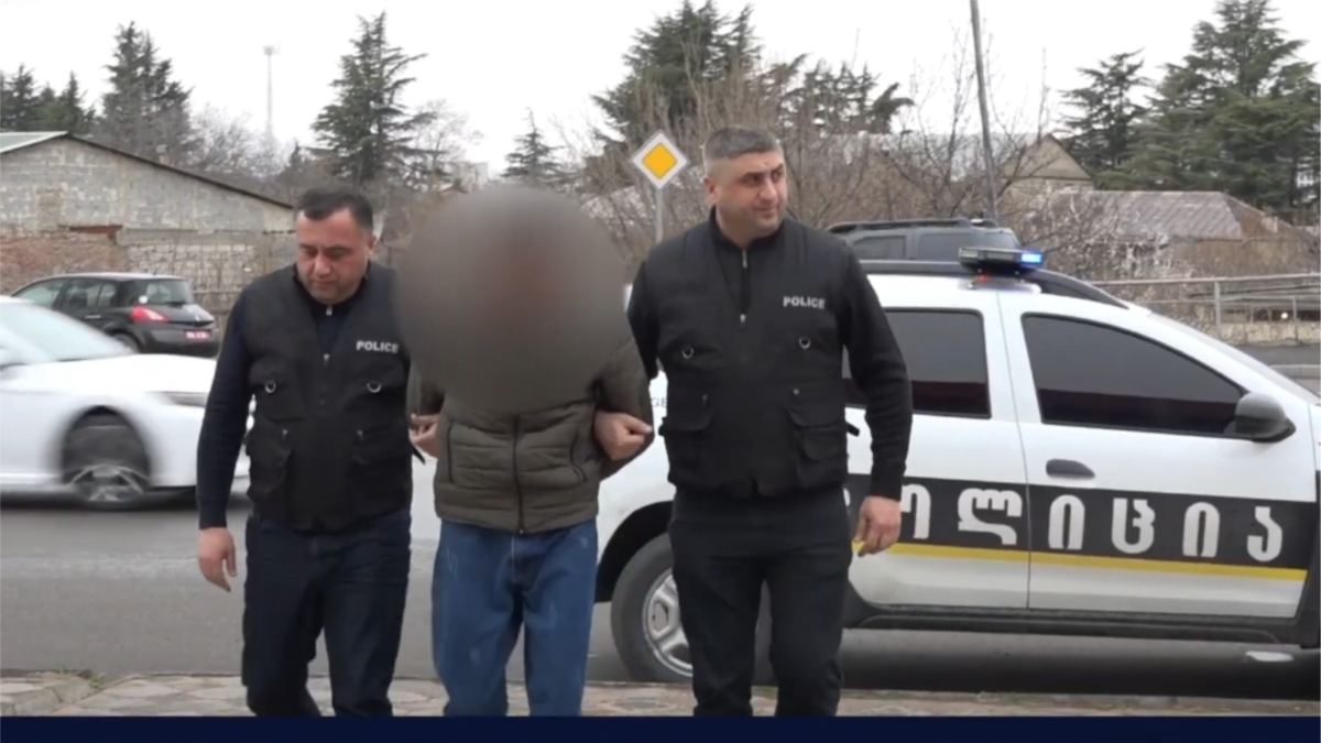 კაცმა 25 ადამიანის ფეისბუკი გატეხა და მათს მეგობრებს თანხას სთხოვდა - პოლიცია