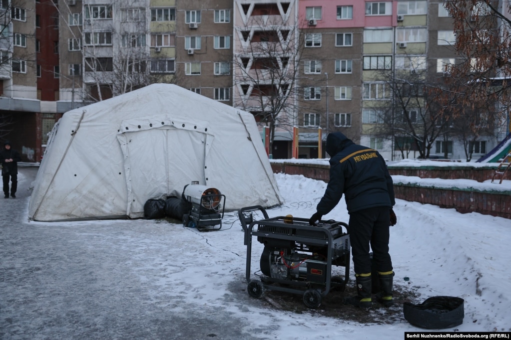 Sipas tyre, mbi 130.000 njerëz i kanë vizituar tendat deri më tani.