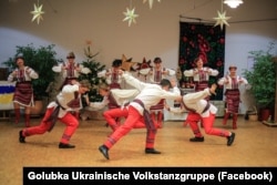 Український ансамбль народного танцю «Голубка»