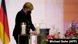 Германия канцлери Ангела Меркель пандемия қурбонларини хотирлаш маросимида, Берлин, 2021 йил 18 апрели