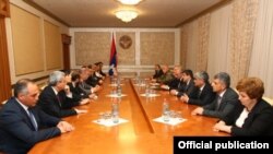 Nagorno-Karabakh - An Armenian parliamentary delegation (L) meets with Karabakh's political and military leaders in Stepanakert, 4 May 2018.