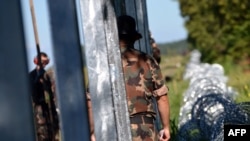 Угорський військовий на кордоні з Хорватією, 21 вересня 2015 