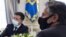 Antony Blinken (jobbra) Volodimir Zelenszkij ukrán elnökkel