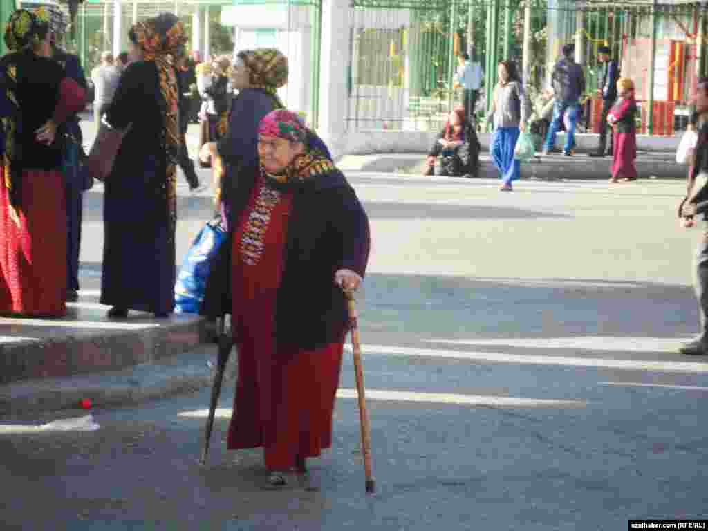 Eli pişekli bir ene