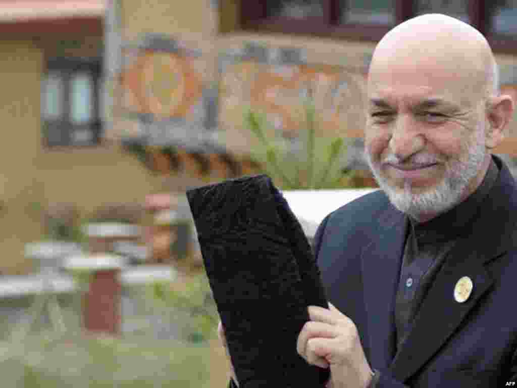 کرزی 2010