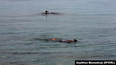 Порно лесбиянка ана қызын жалайды