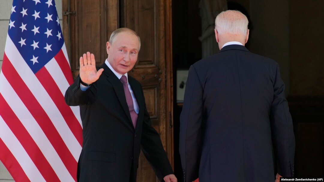 Архивска фотографија - Владимир Путин и Џо Бајден на самитот во Женева, јуни 2021