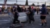 Pamje nga protestat në Los Anxhelos.