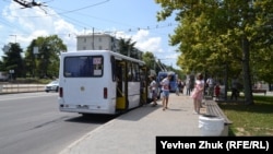 Маршрутный автобус в Севастополе, архивное фото
