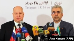 IRAN -- Irannian Minister of Energy Reza Ardakanian (R) attends a joint press conference with Russian Minister of North Caucasus Affairs Sergei Chebotarev in Tehran, June 16, 2019