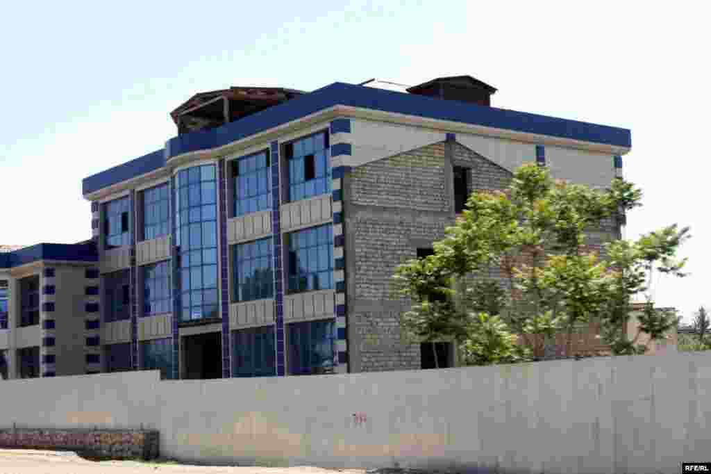 Бомпӯшиҳои рангини Душанбе #48