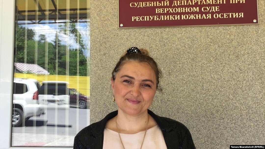 Уже после заседания Тамара Меаракишвили сказала, что и в этот раз суд подтвердил ее невиновность, несмотря на настойчивость прокуратуры и отдельных представителей правящей партии