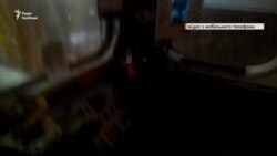 У метро Києва два поїзди застрягли у тунелі в годину пік (відео)