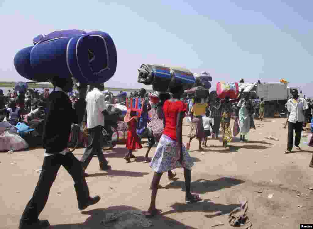 Bor, udaljen oko 180 kilometara od glavnog grada, Jube, 30. decembar 2013. 