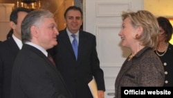 Armenia -- Foreign Minister Eduard Nalbandian meets U.S. Secretary of State Hillary Clinton in New York.