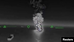 Скриншот с видео СБС Украины, на котором запечатлен удар по российскому такеру в Азовском море, 7 июля 2026 года
