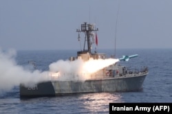 Запуск противокорабельной ракеты "Наср-1" с иранского ракетного катера на учениях в Персидском заливе. 2021 год