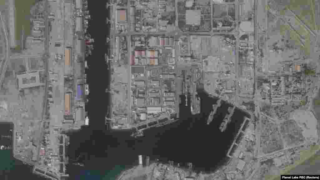 Luka Bandar Abbas, na južnoj obali Irana, snimljena 26. februara i 2. marta.