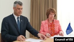 Thaçi & Ashton (foto arkivi)