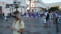 Парад на набережной по случаю Дня города в Ялте (видео)