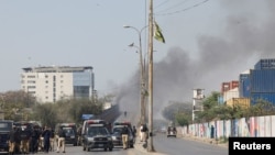 Протест пред американскиот конзулат во Карачи по убиството на врховниот ирански водач, 1 март 2026 година.