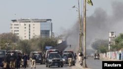 په کراچۍ کې د امریکاي کونسلګرۍ مخې ته د احتجاج پر مهال مرګژوبله رامنځ ته شوې. 