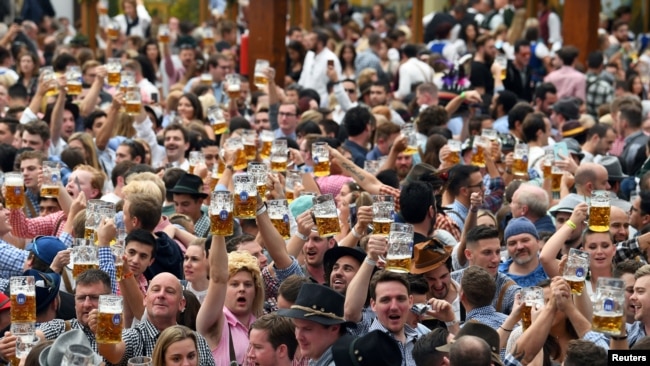 Фестиваль «Октоберфест» (Oktoberfest) в Мюнхене, Германия