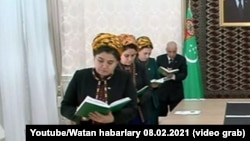 Чиновники, Туркменистан (иллюстративное фото) 