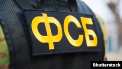 Російська влада спільно з силовиками веде планомірну роботу щодо придушення активності незгодних або примусу їх до виїзду з Криму, повідомляє правозахисник