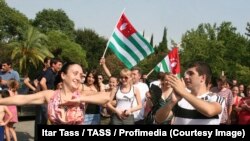 ფოტო არქივიდან: სოხუმი. 26 აგვისტო, 2008 წელი