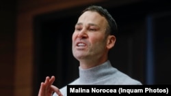 Robert Negoiță, la conferința de presă susținută pe 5 februarie 2026, după ce DNA a anunțat percheziții la domiciliul și biroul lui din Primăria Sectorului 3 din București.