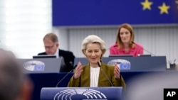 Președinta Comisiei Europene, Ursula von der Leyen, a ținut un discurs în cadrul unei ceremonii dedicate celei de-a 20-a aniversări a extinderii din 2004 în Parlamentul European, la Strasbourg, pe 24 aprilie.