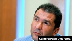 Elan Schwartzenberg scapă de mandatul de arestare.