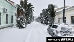 Последствия снегопада в Керчи, 19 февраля 2021 года