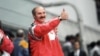 1998 год. Лукашэнка на зімніх Алімпійскіх гульнях у Японіі. Насуперак правілам Міжнароднага алімпійскага камітэту, ён адначасова прэзыдэнт і дзяржавы, і Нацыянальнага алімпійскага камітэту. У гэтым годзе заходнія краіны ўпершыню ўвядуць супраць яго санкцыі