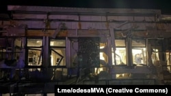 Очільник міста вказав на те, що в Приморському районі зафіксовано найбільше пошкоджень. Крім того, під ударом опинилися Хаджибейський та Київський райони