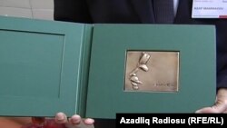 ჰაველის სახელობის პრესტიჟული პრემიის მოპოვების შესახებ საპატიმროში შეიტყო აზერბაიჯანელმა უფლებადამცველმა ანარ მამადლიმ 2014 წელს.