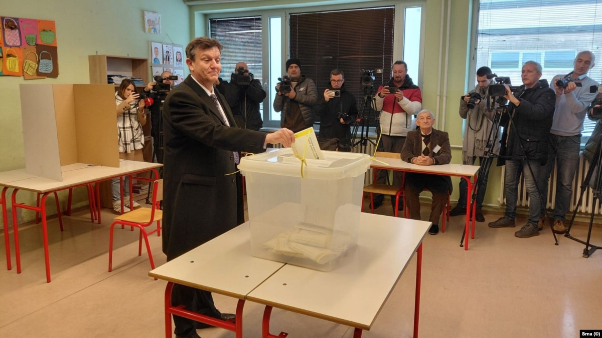 Bassuener: Da li su u Srbiji i BiH moguća iznenađenja na izborima? Bassuener: Da li su u Srbiji i BiH moguća iznenađenja na izborima?