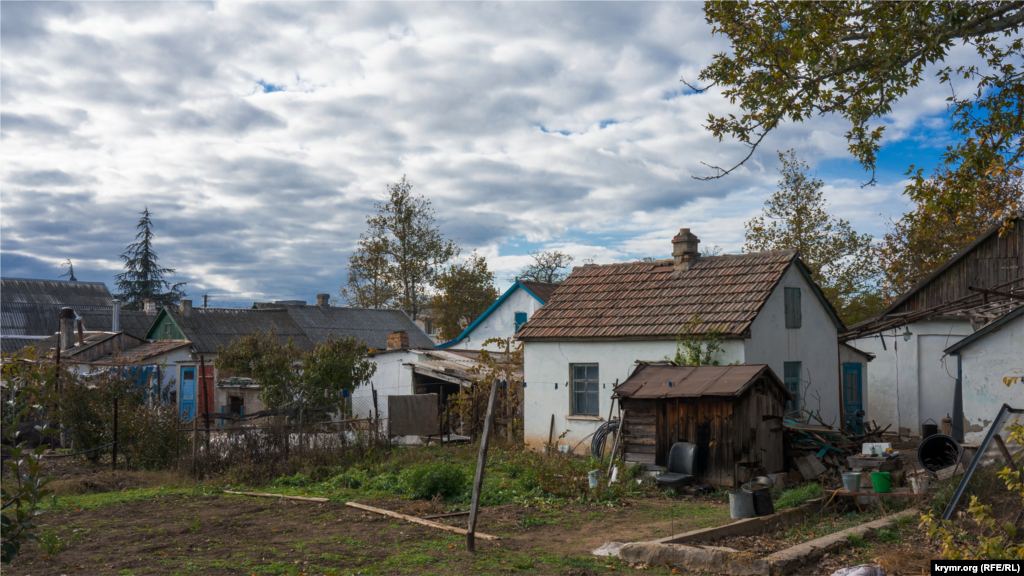 Сельские дворы на улице Фрунзе