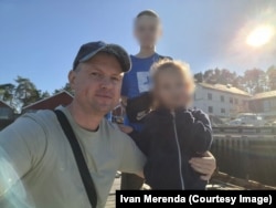 Іван з дітьми