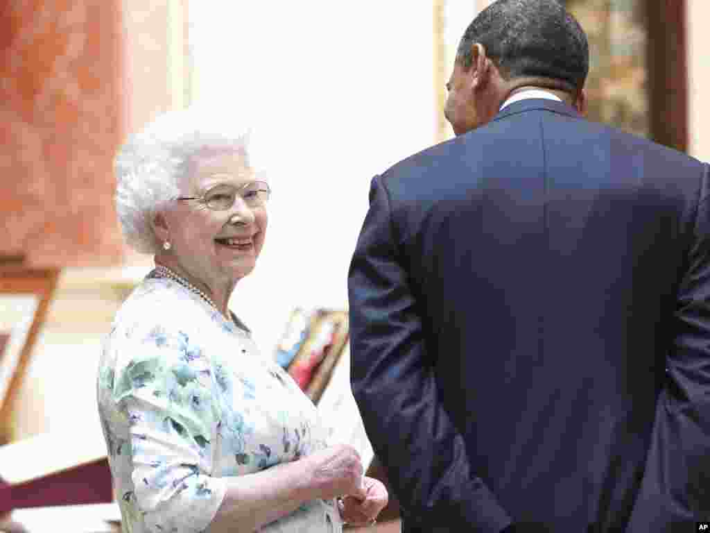 Velika Britanija - Predsjednik Obama i britanska kraljica Elizabetha II, London, 24.05.2011. Foto: AP / Charles Dharapak