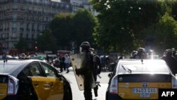 Париж. Забастовка таксистов