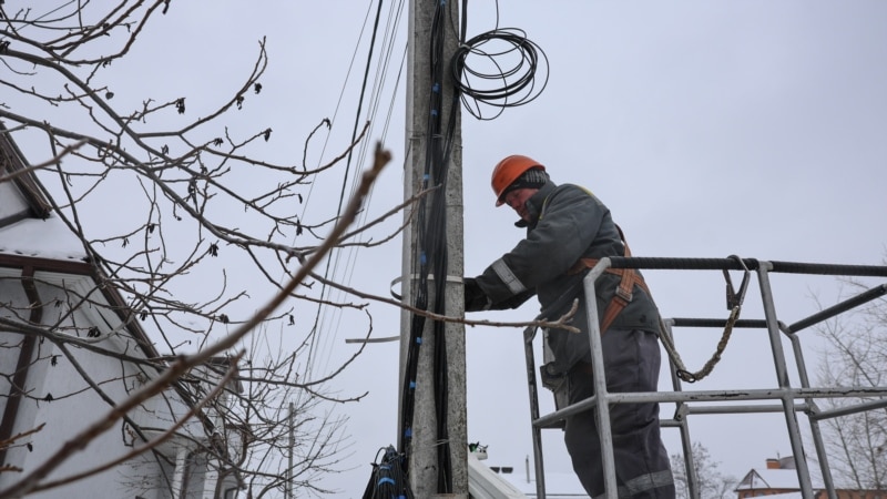 Міненерго: частина споживачів у 5 областях залишаються без світла через атаки РФ
