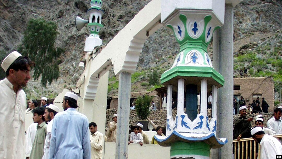 حمله انتحاری روز جمعه در مسجدی در منطقه خیبر انجام شده است