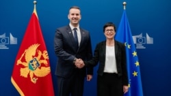 Montenegrin Prime Minister Milojko Spajic and EU Enlargement Commissioner Marta Kos (file photo)