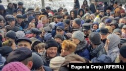 Очереди на участке в селе Кошница, Дубоссарского района, где голосуют жители левобережья Днестра